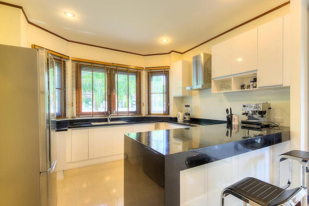 Spacious With Private Garden By Capitalpro Holiday home