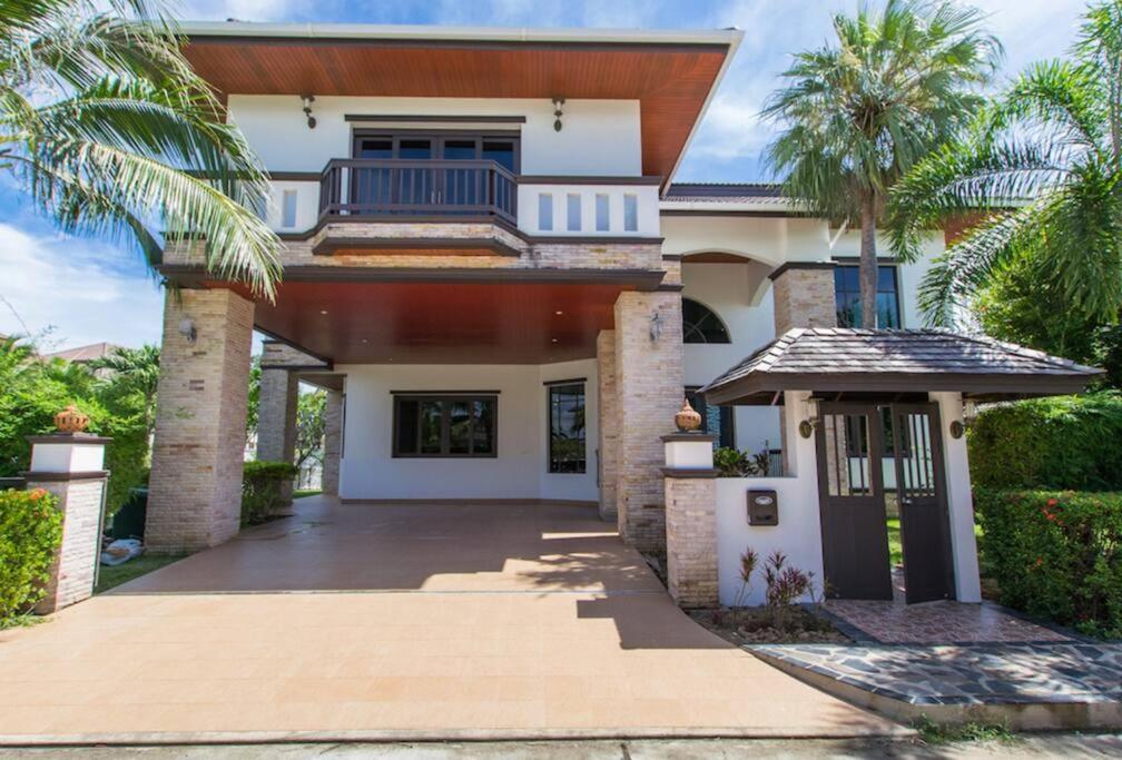 Holiday home Spacious With Private Garden By Capitalpro Phuket