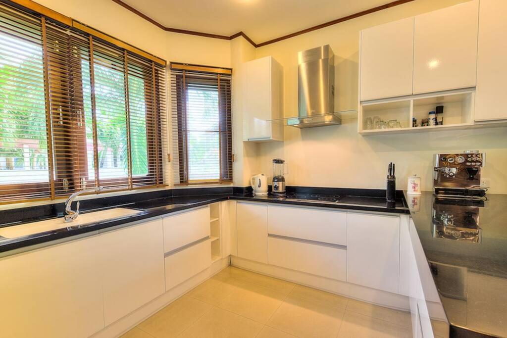 Holiday home Spacious With Private Garden By Capitalpro