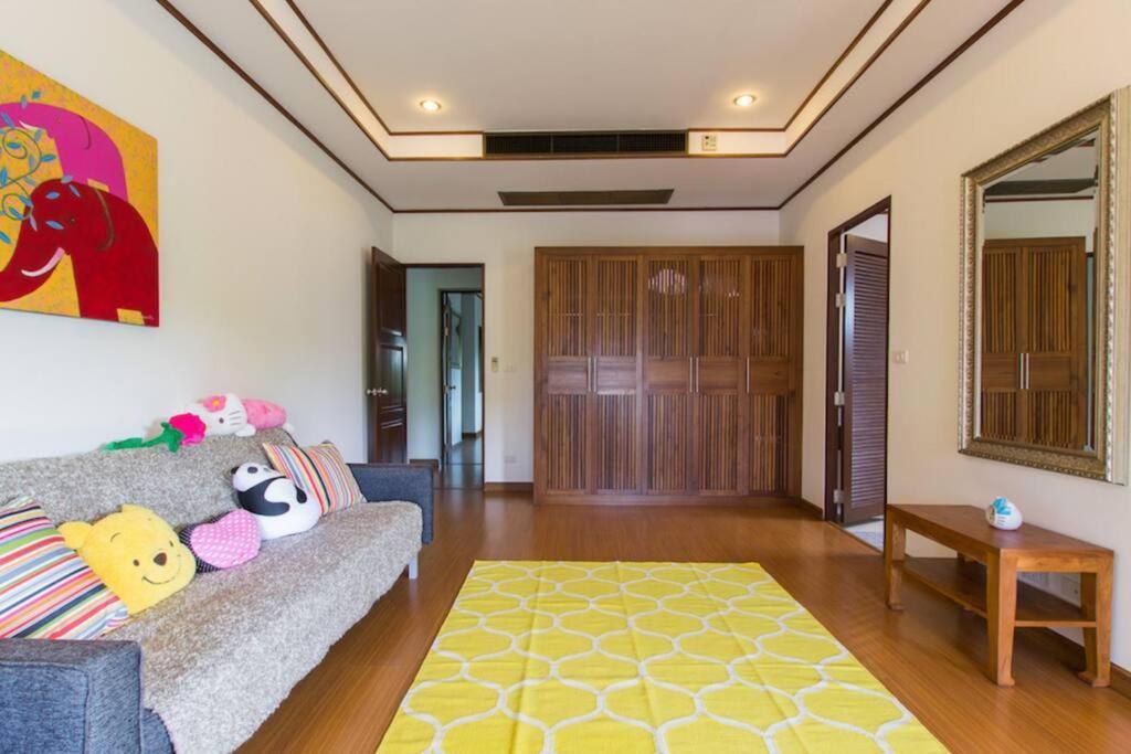 Spacious With Private Garden By Capitalpro *