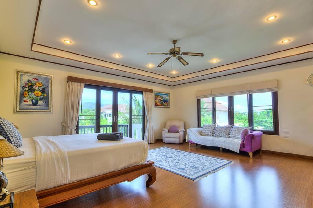 Spacious With Private Garden By Capitalpro Holiday home