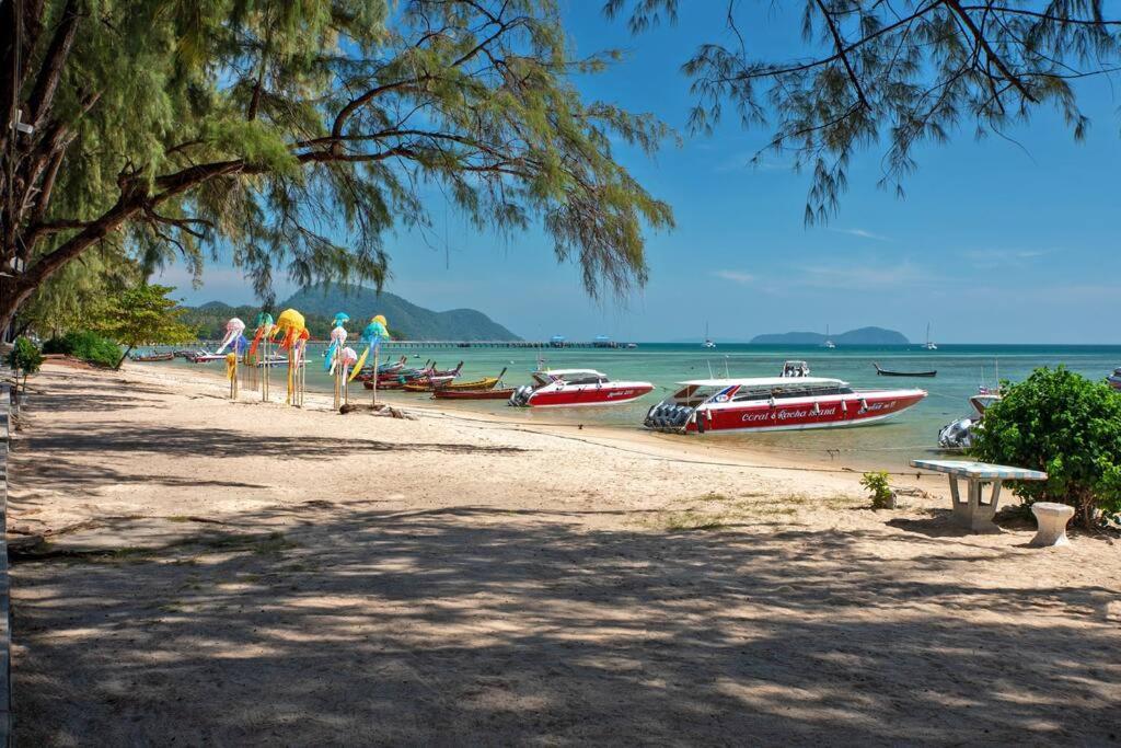 Spacious With Private Garden By Capitalpro Holiday home *