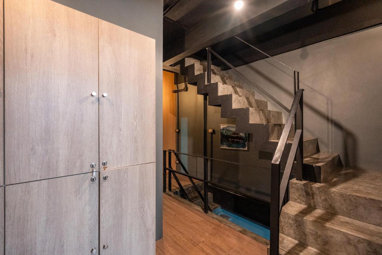 Black Panther Hostel Phuket