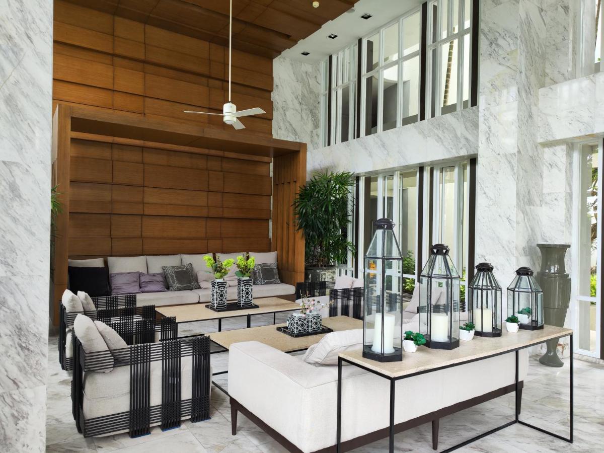 Apartment 2 Floor - The Base Downtown Next To Shopping Mall *