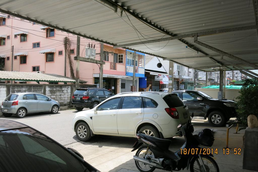 Ekkamon Inn
