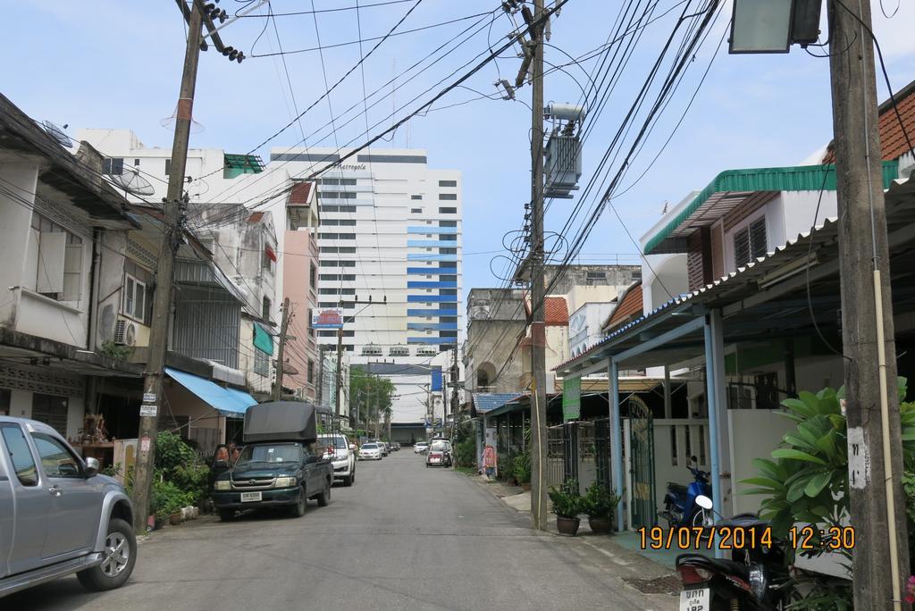 Inn Ekkamon *