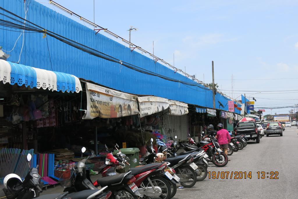 Ekkamon Inn *