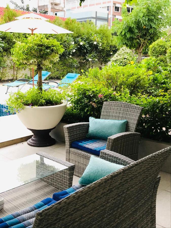 Guest House, Shared Pool, Private Bathroom And Kitchen Holiday home *