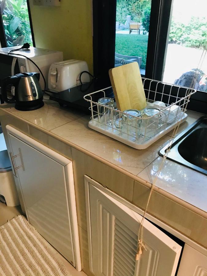 Guest House, Shared Pool, Private Bathroom And Kitchen Holiday home Phuket