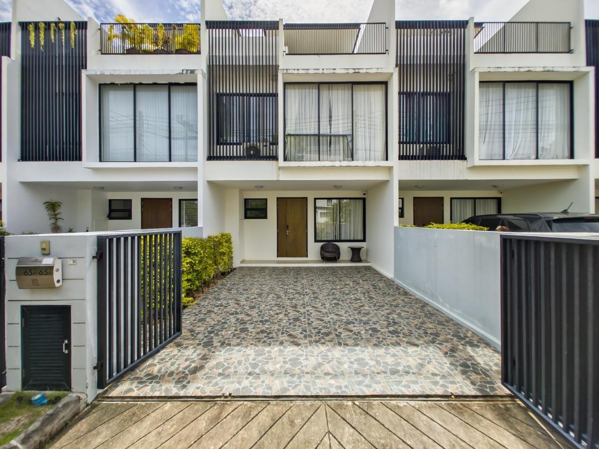 Townhouse In Laguna Park