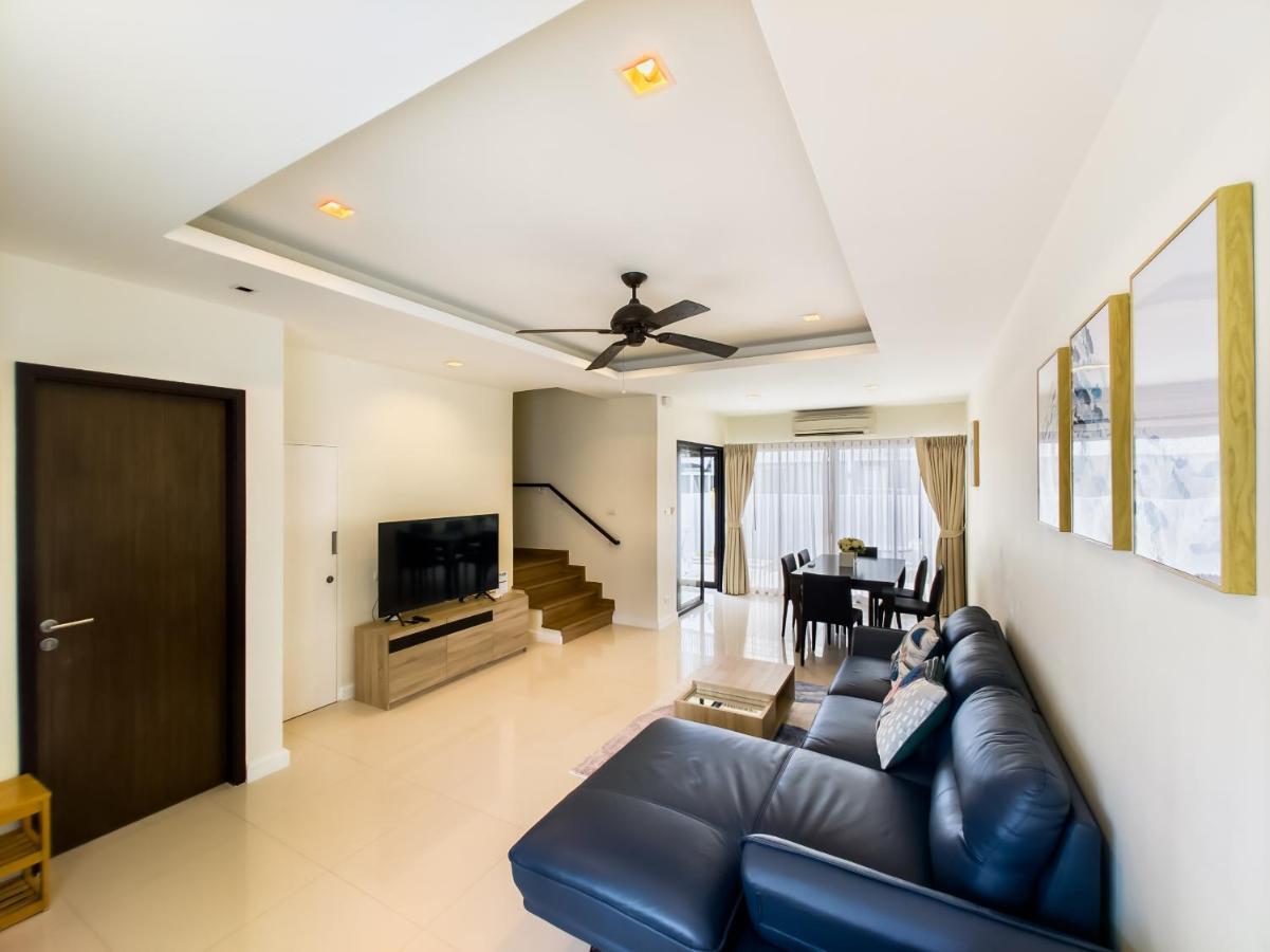Villa Townhouse In Laguna Park *