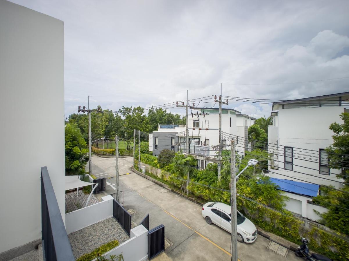Villa Townhouse In Laguna Park
