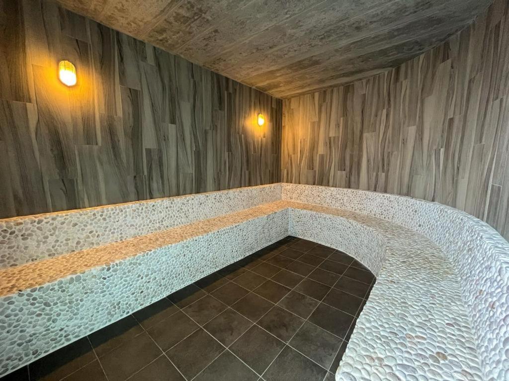 Aparthotel Comfy 2-king Bed - 3 Min To Rawai Beach At The Titile V Condo's