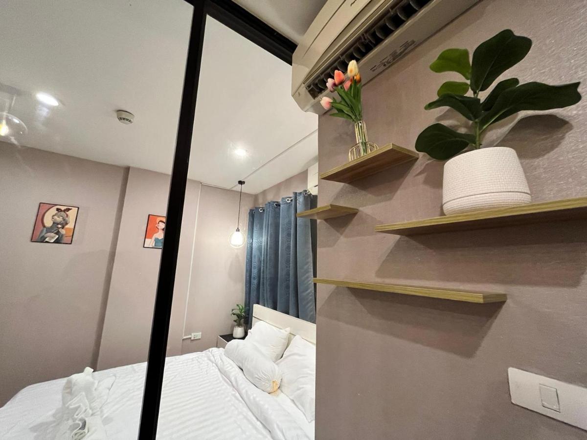 Zcape1 Boat Avenue * Phuket