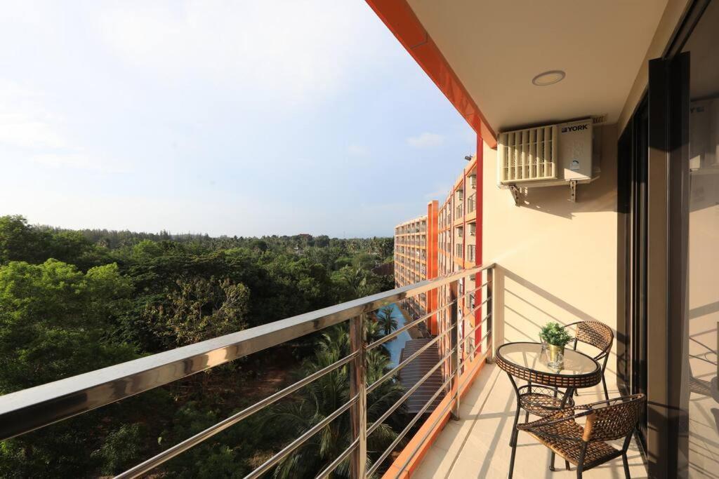 A1707 Maikhao In Mbc/7 Floor Apartment Phuket