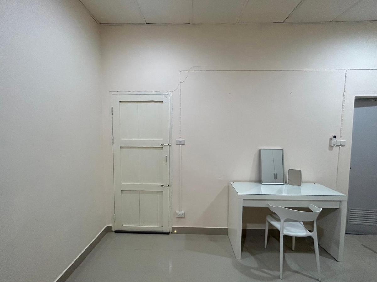 Pasak Six 2930 Apartment