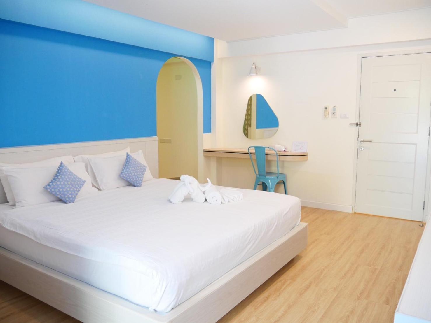 Hotel The Tint At Town - Sha