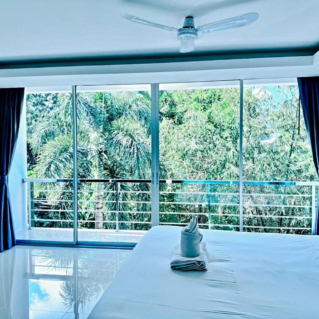 4 Bedrooms & Bathroom For Up To 12 Guests 7kms To Patong At The Fairways Golf Ferienhaus Phuket