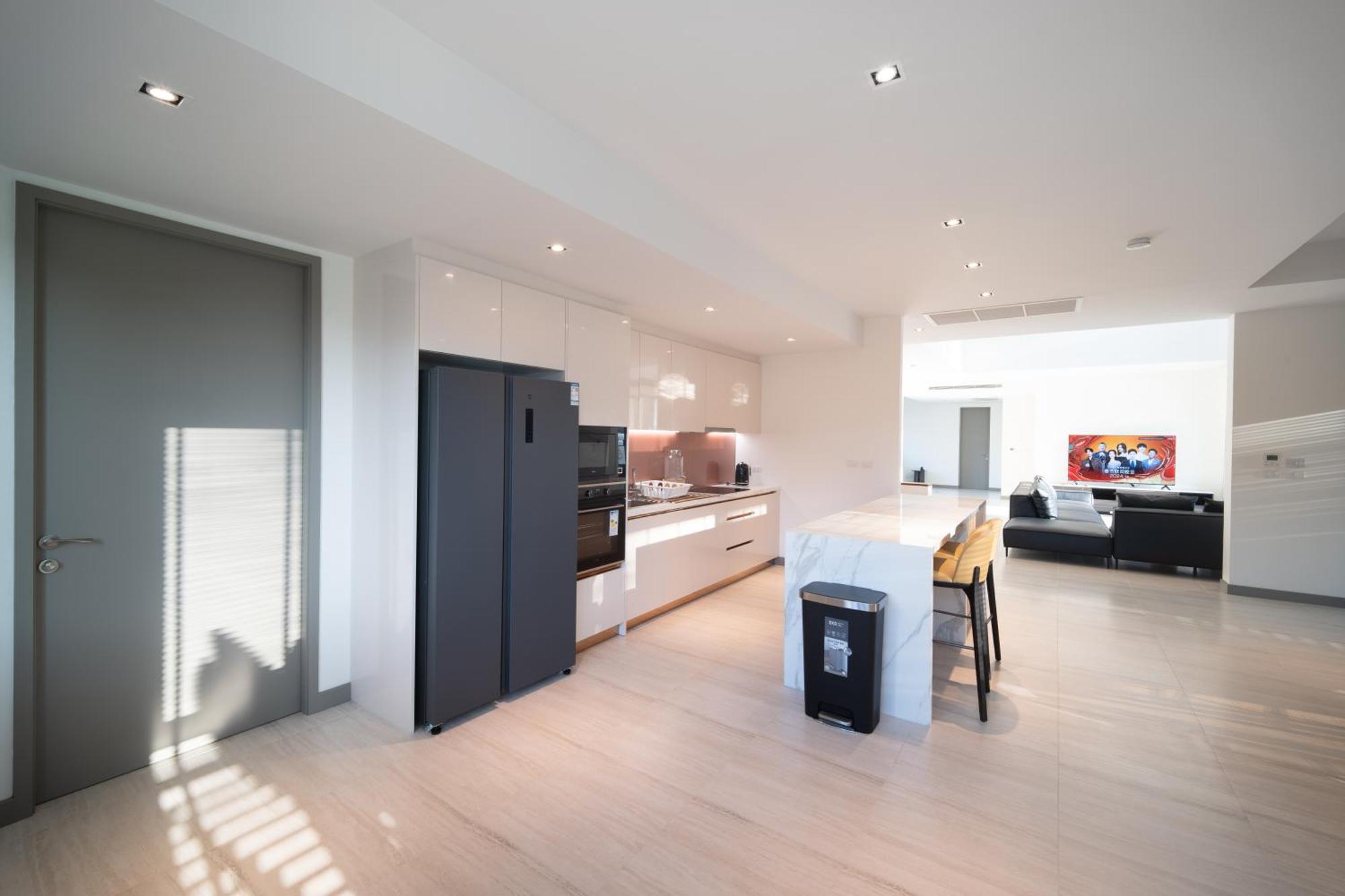 5 Bdr 18 Meter Pool In Laguna