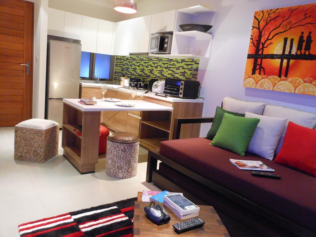 Floor, One-bedroom *