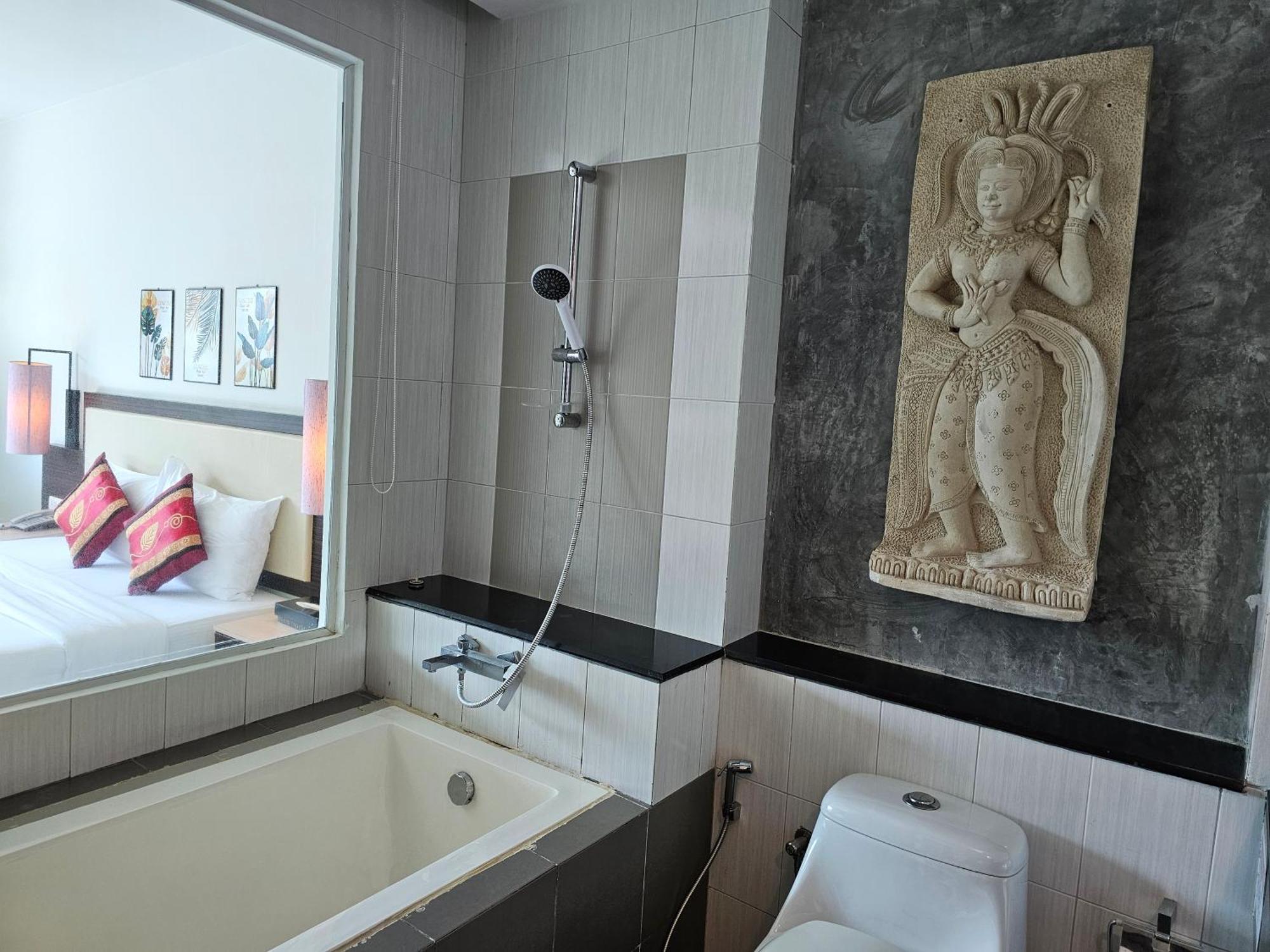 Am Surin Place - Sha Extra Hotel 3*