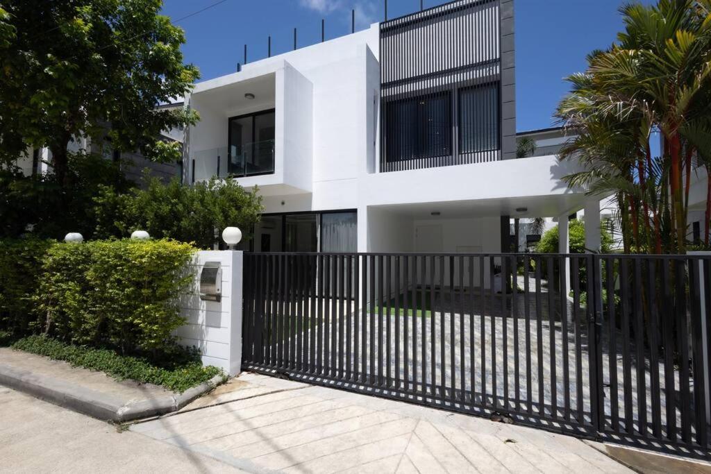 5 Bdr Pool Laguna Near Bangtao Phuket