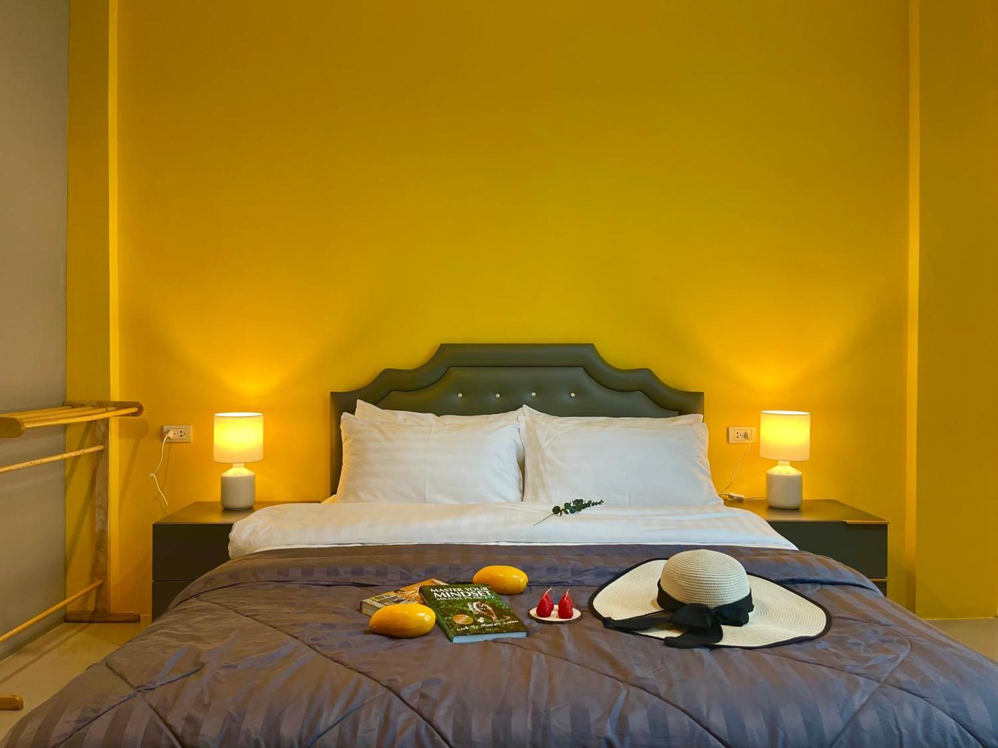 Guest house In Mango House *
