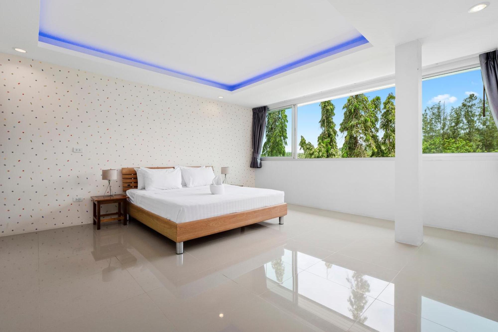 4 Bedrooms & Bathroom For Up To 12 Guests 7kms To Patong At The Fairways Golf * Phuket