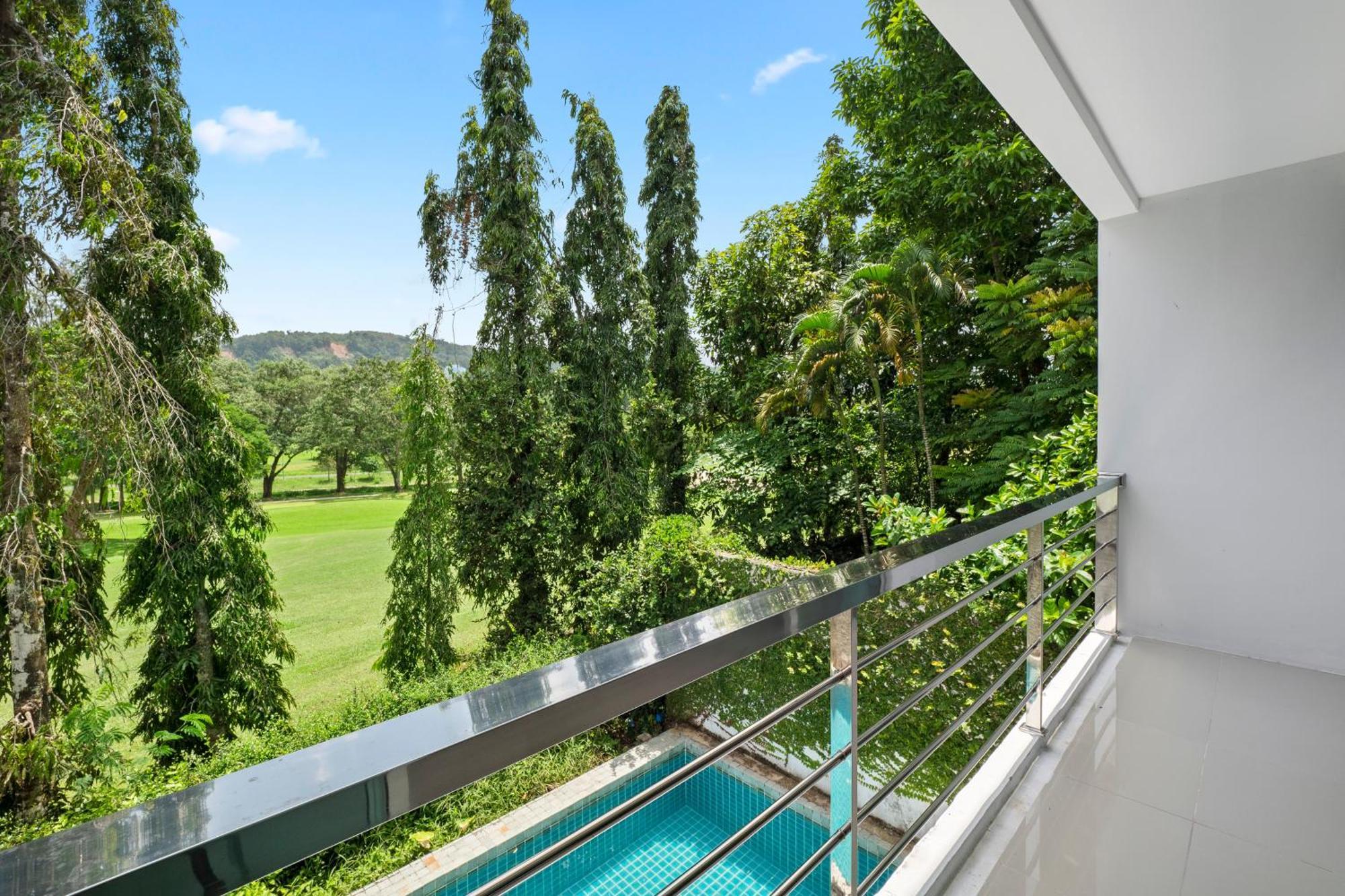 4 Bedrooms & Bathroom For Up To 12 Guests 7kms To Patong At The Fairways Golf Ferienhaus