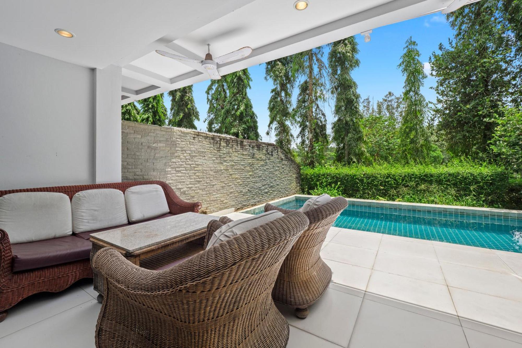 4 Bedrooms & Bathroom For Up To 12 Guests 7kms To Patong At The Fairways Golf Ferienhaus