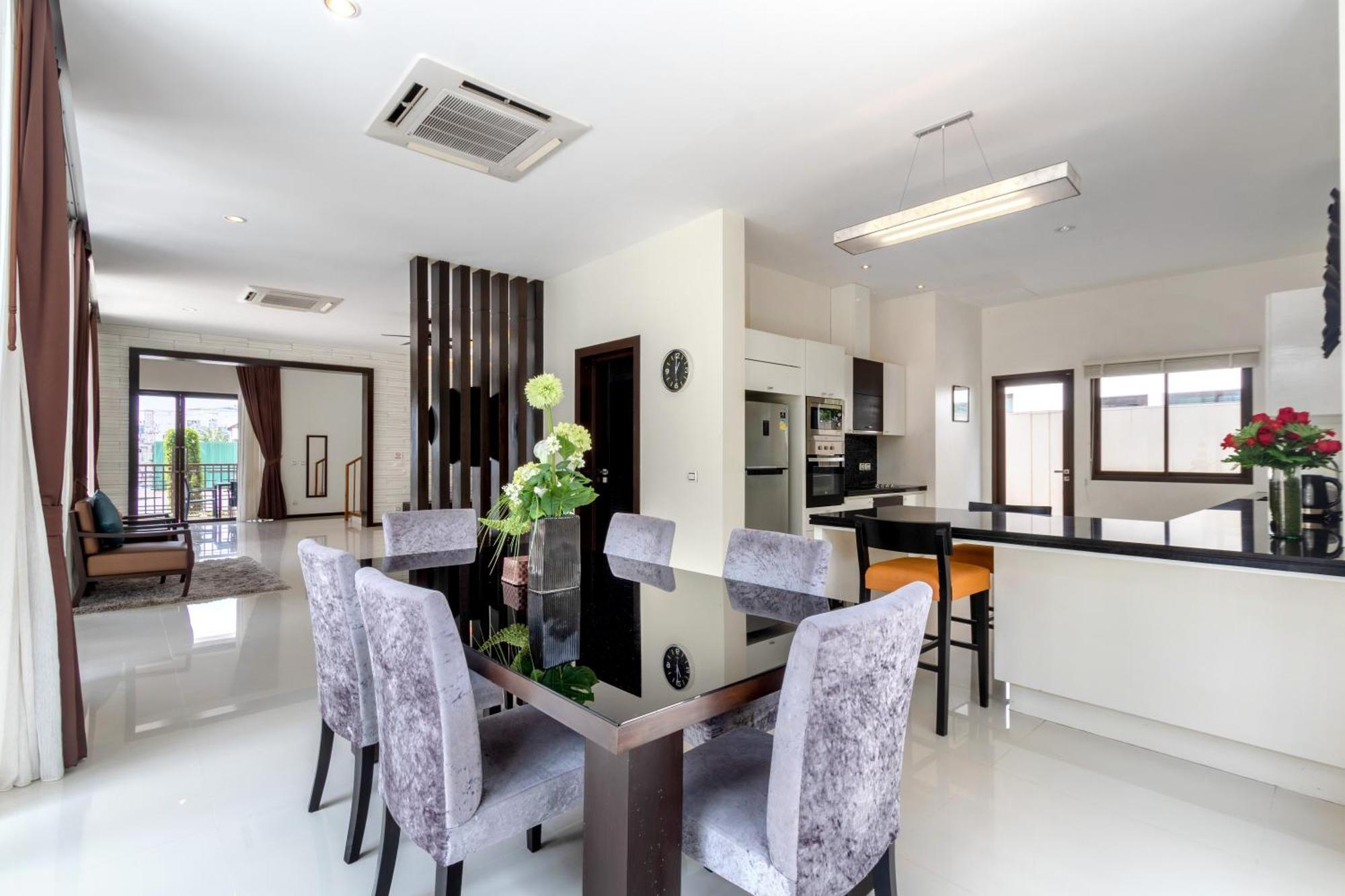 Kamala Villa: Spacious 2-bedroom With Private 13m Pool Villa
