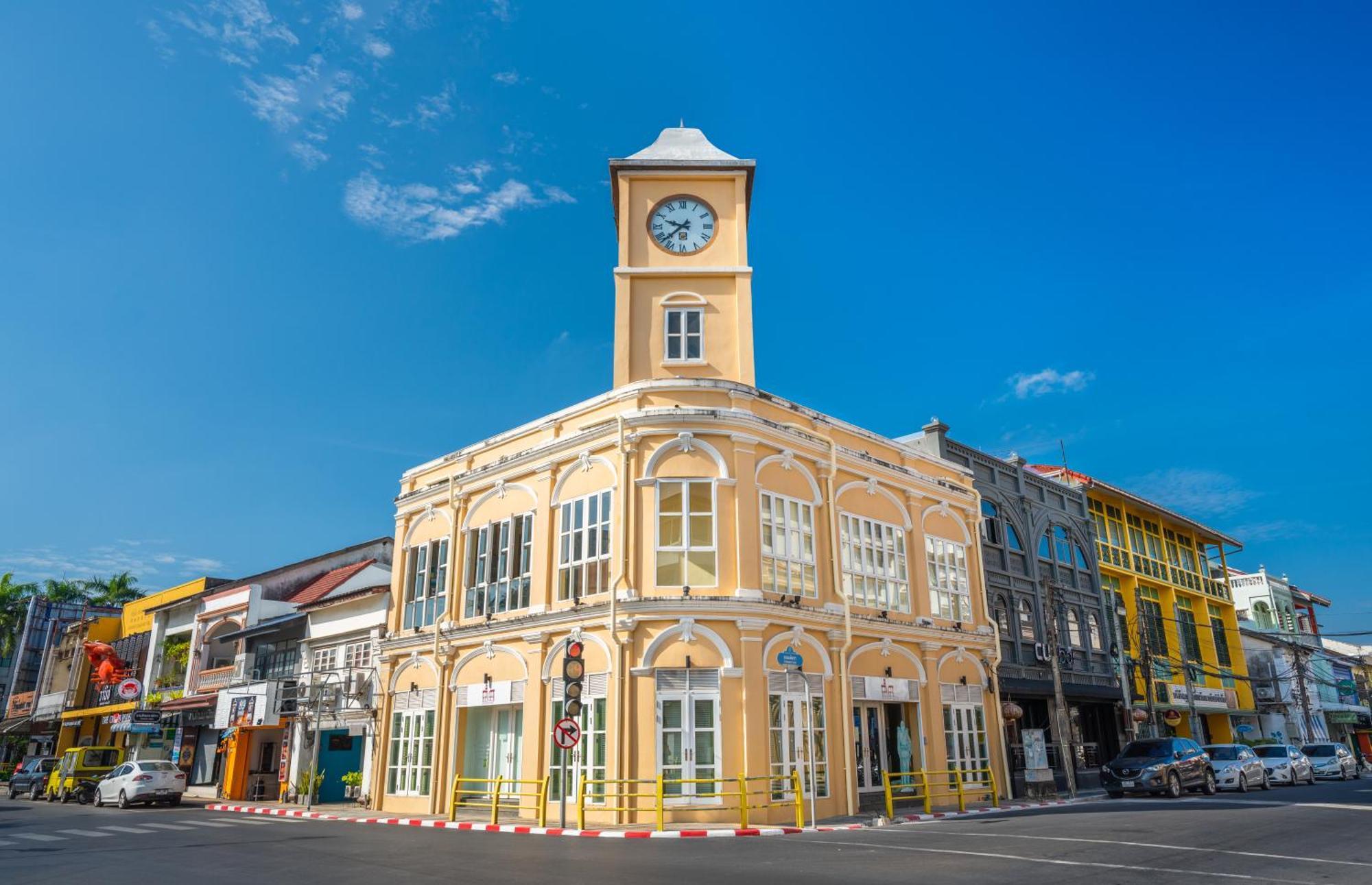 Hotel The Tint At Town - Sha 3*