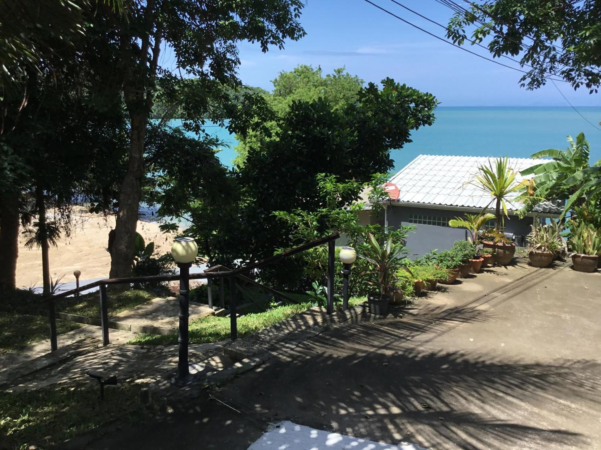 Holiday home Koh Sirey Beachfront Pool *