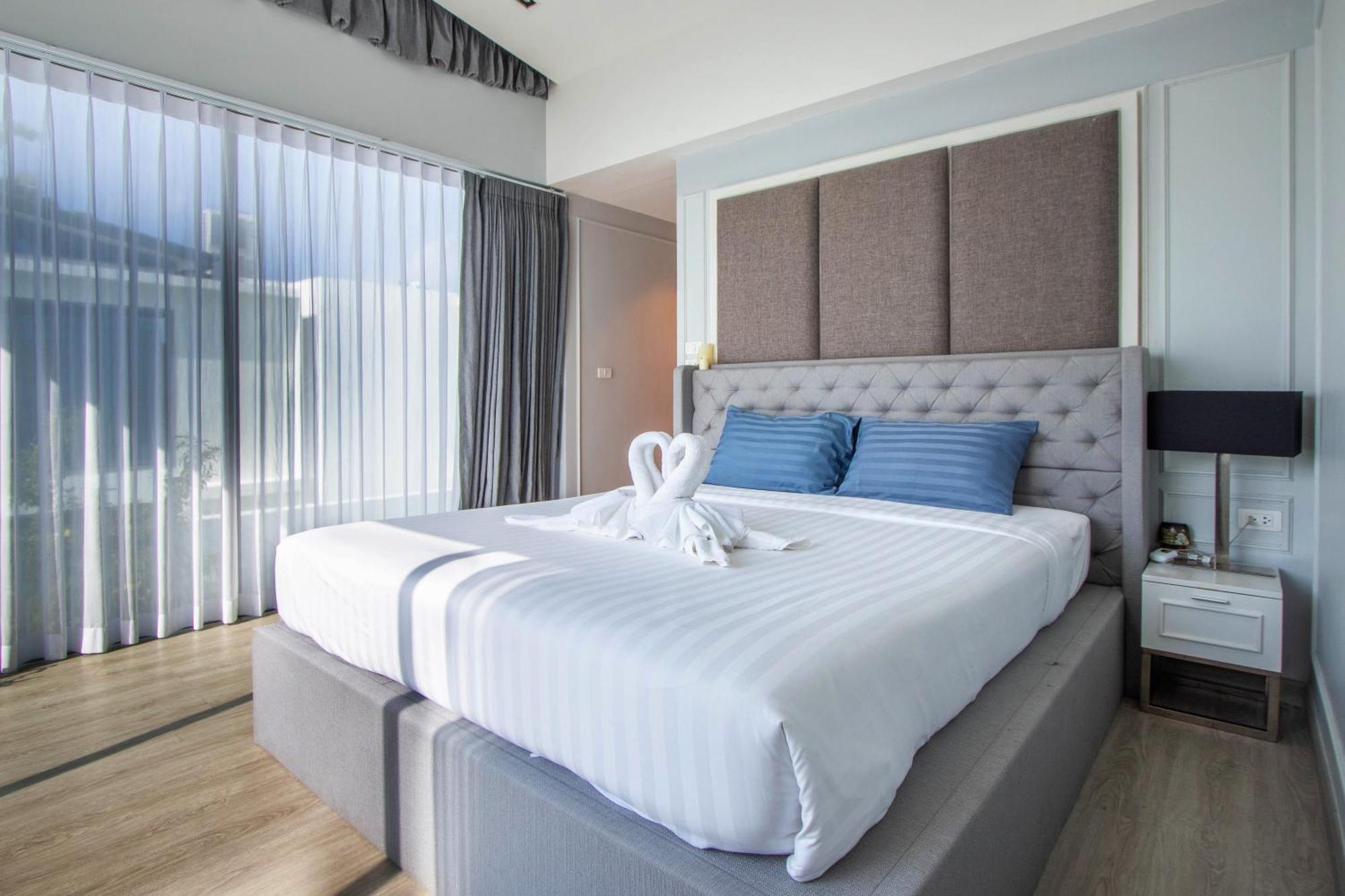 Villa 【beach Front】海景沙滩别墅，私人泳池，免费早餐，女佣每日清洁，生活方便交通便利 Phuket