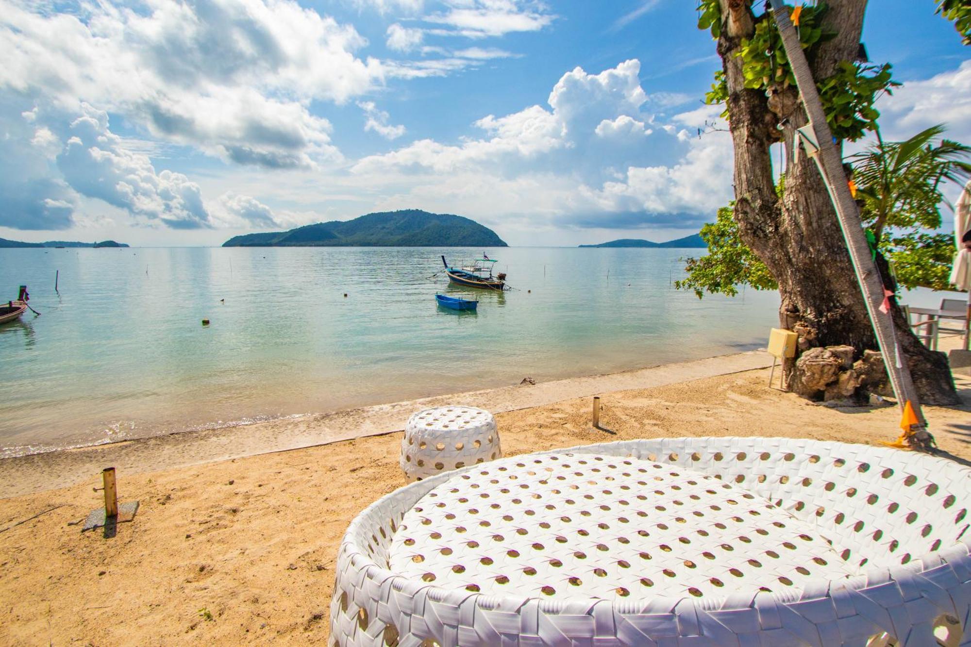 【beach Front】海景沙滩别墅，私人泳池，免费早餐，女佣每日清洁，生活方便交通便利 * Phuket