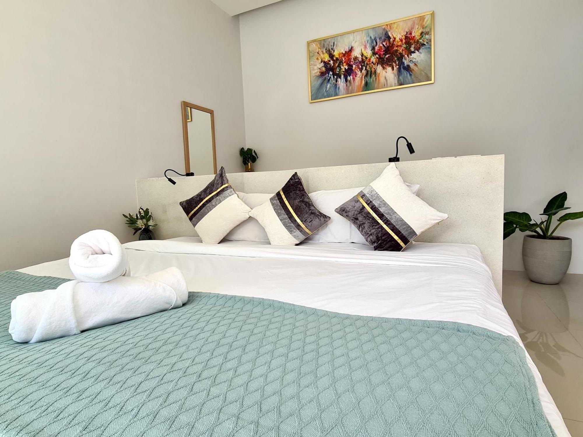 Mimosa 2, Splendid 3 Bedroom Master Ensuite * Phuket