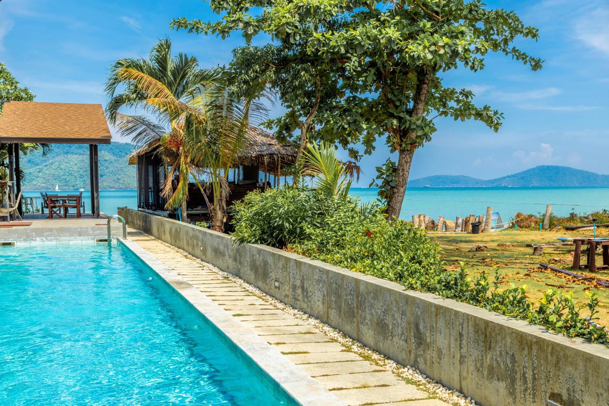 Villa Beachfront Pool Villa-vanilla Phuket