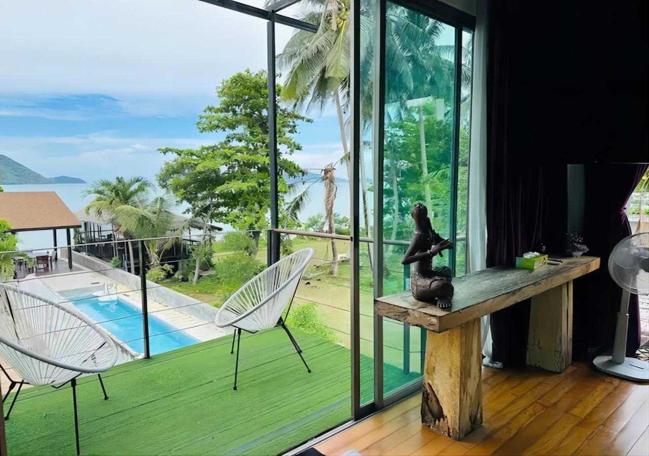 Villa Friendship Pool Rawai