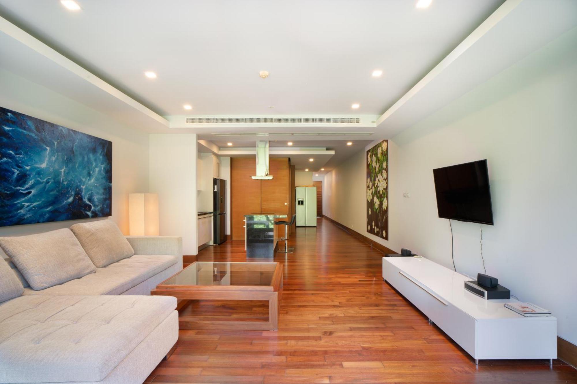 Modern Beachfront Naithon Apartment *