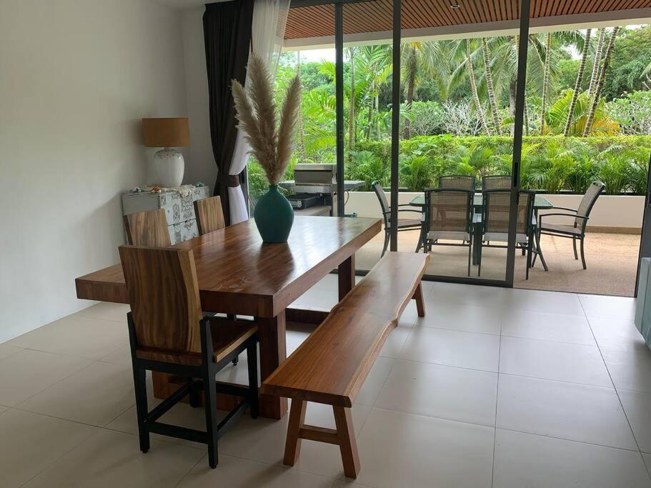 Stylish 5 Minutes Walk From Layan