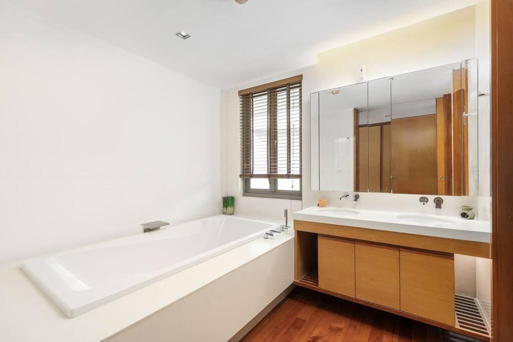 Apartment 3bdr Beachfront Naithon Bp01 *