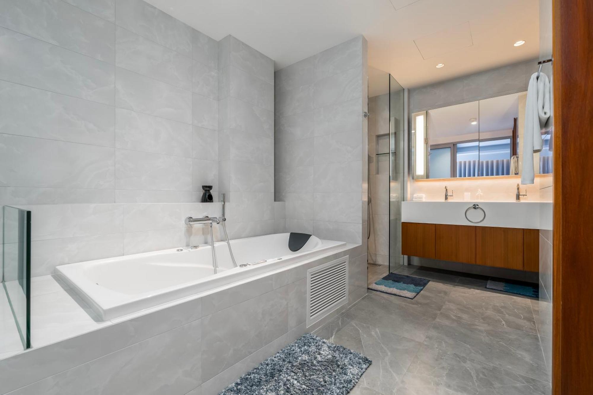Weg Elite Beachfront Phuket