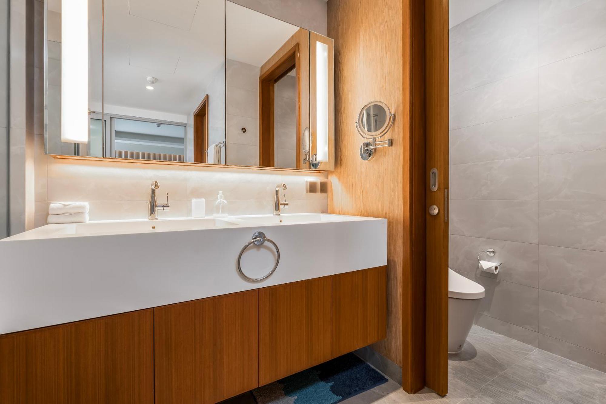 Weg Elite Beachfront Apartment Phuket