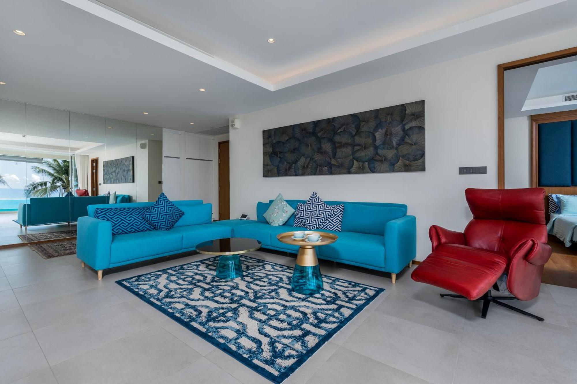 Weg Elite Beachfront Apartment Phuket