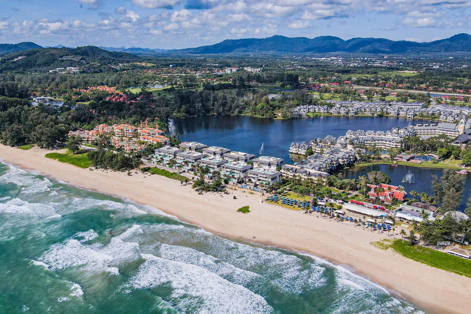 Weg Elite Beachfront Apartment Phuket