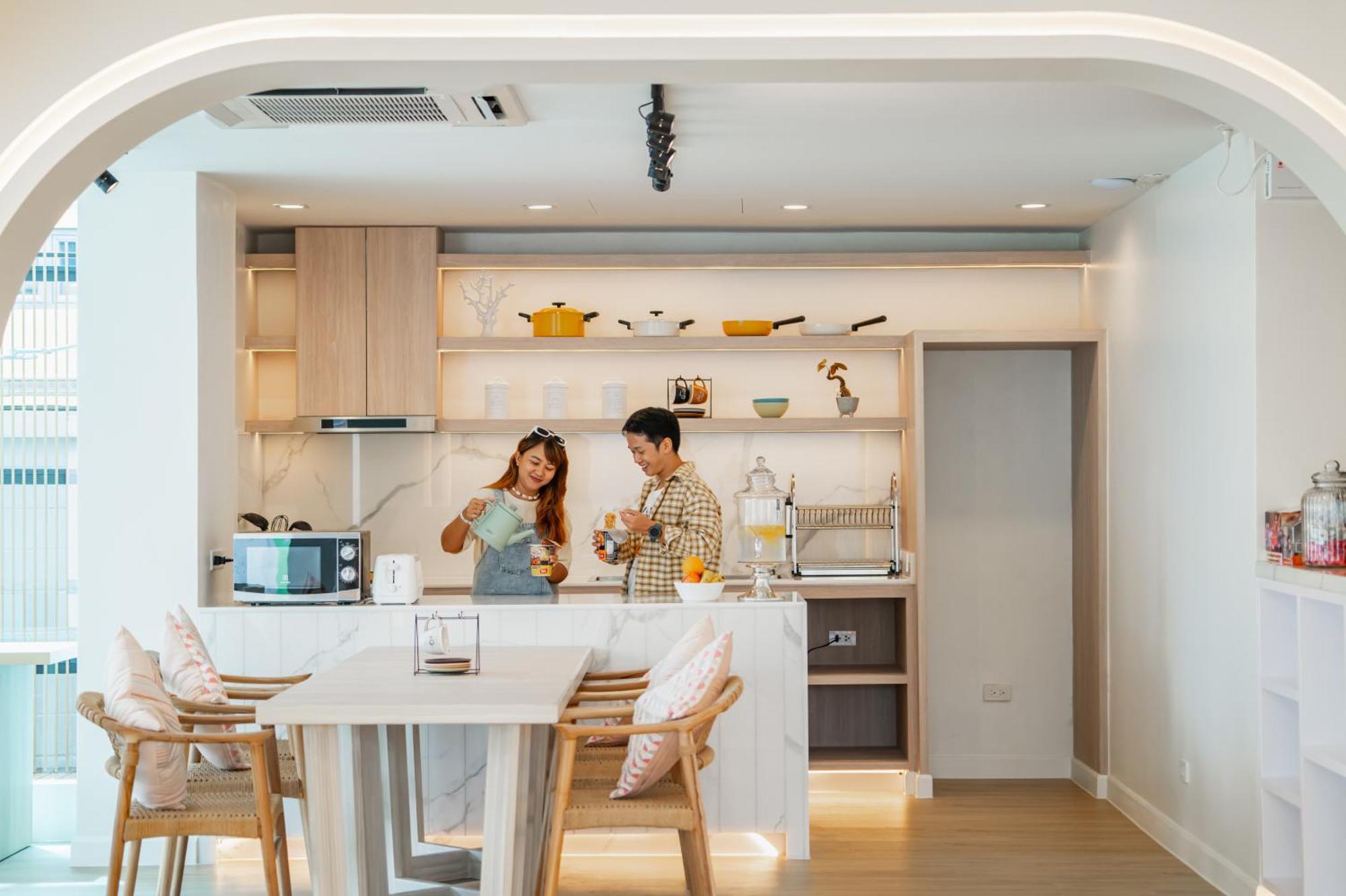 The Tint At Town - Sha Phuket