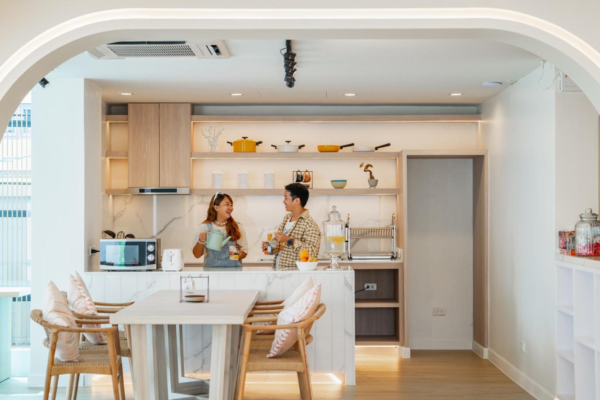 The Tint At Town - Sha Phuket