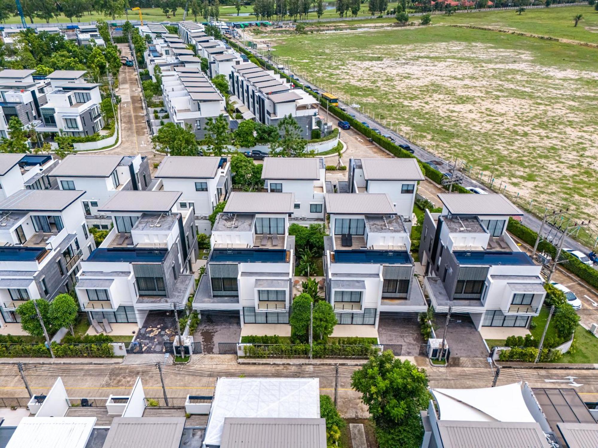 Laguna Park 的现代化5卧室泳池别墅 * Phuket