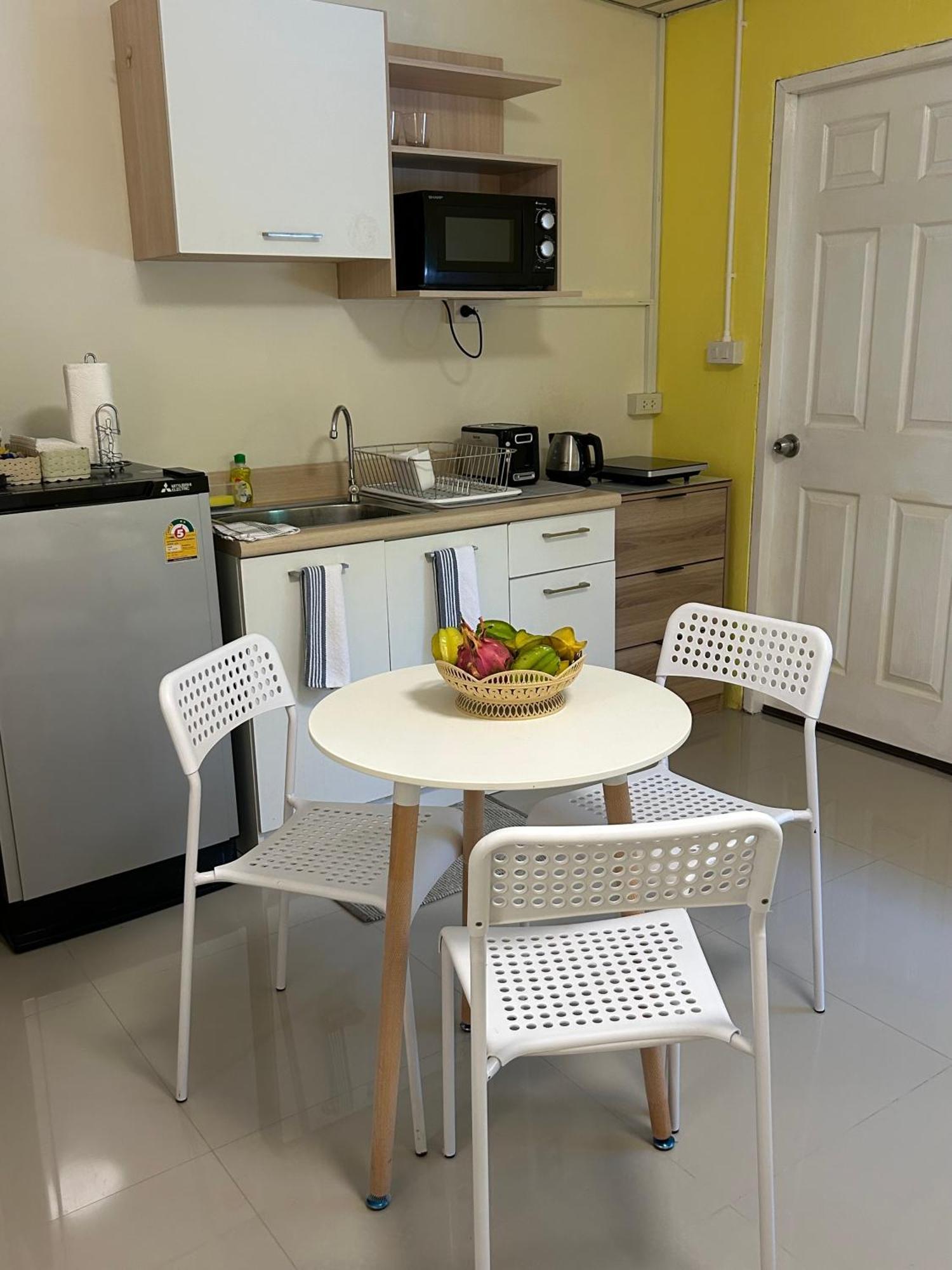 Homestay With Private Kitchen And Bathroom
