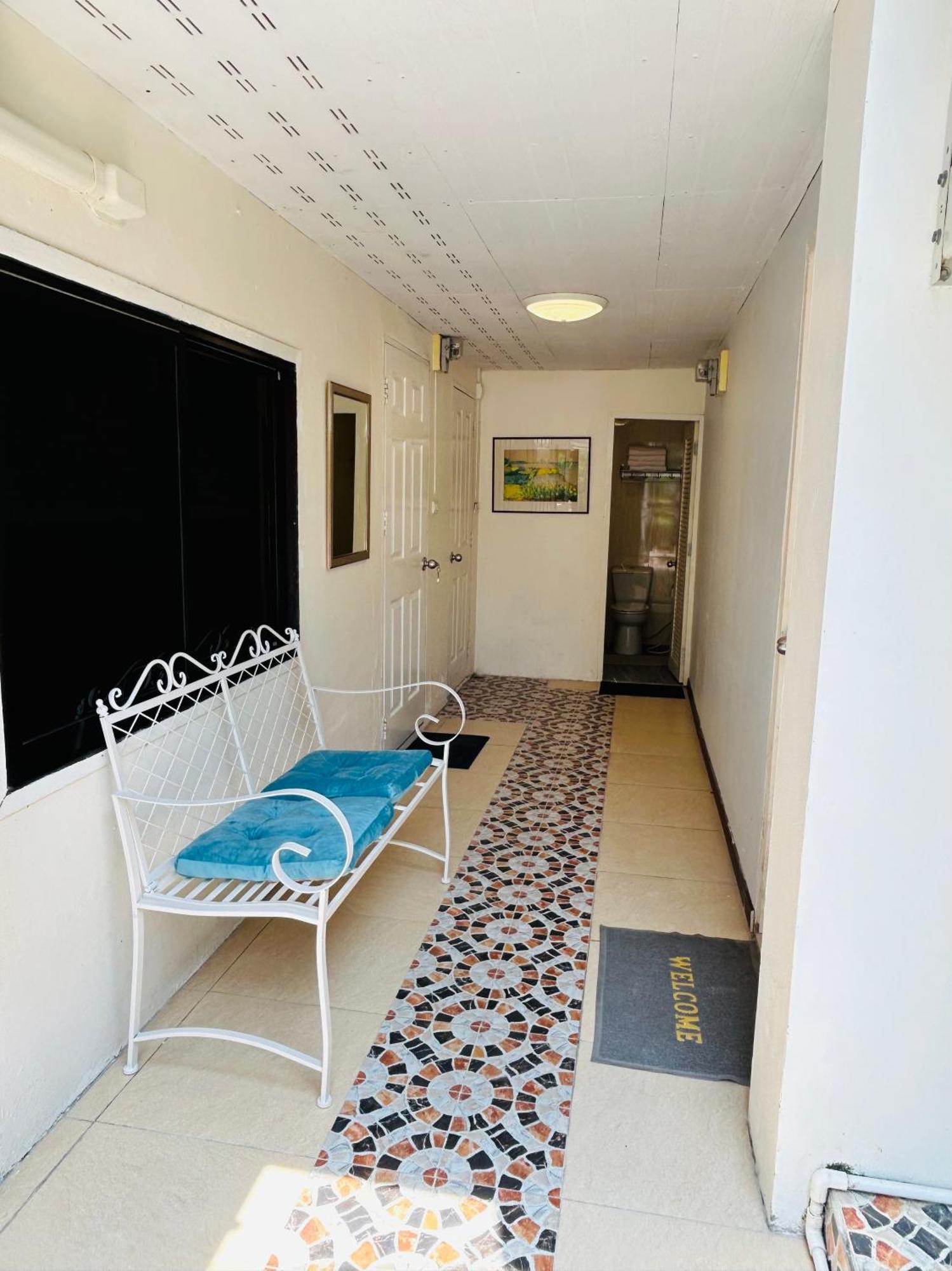 With Private Kitchen And Bathroom Homestay